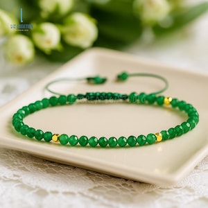 Natural Emerald Gemstone Minimalist Bracelet, Healing Crystal Dainty Bracelet, May Birthstone, Heart Chakra