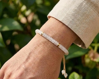 Pulsera minimalista de cuarzo transparente Heishi - Delicada joya de cristal, piedra natal de abril, chakra corona