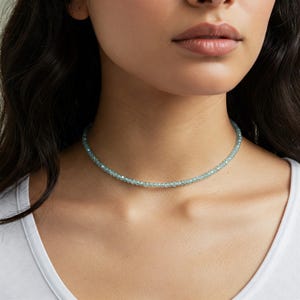 Feine Aquamarin Choker, Aquamarin Kristall Choker, Naturstein Minimalist Choker Halskette, Hals Chakra, März Birthstone Geschenk