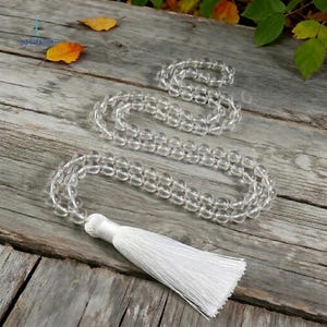 Mala van helder kwarts • Gebedsketting met 108 kralen en kwastje • Sieraden van natuurlijke kristallen voor meditatie en yoga afbeelding 1
