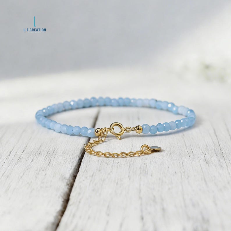 Bracelet de guérison minimaliste en cristal aigue-marine - Bracelet délicat de pierres précieuses naturelles - Pierre de naissance de mars, chakra de la gorge image 2