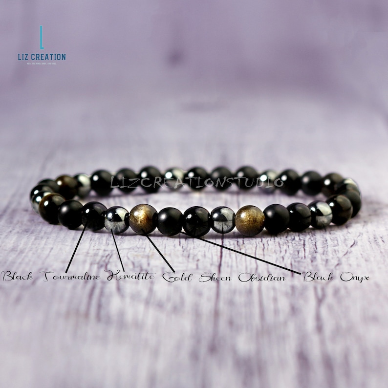 Op de afbeelding: Een armband gemaakt met zwarte toermalijn, hematiet, goudglans obsidiaan en zwarte onyx kralen.
