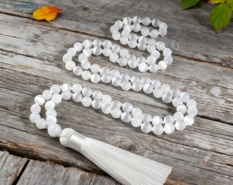 Collar de oración con mala de cristal de selenita natural: 108 cuentas anudadas a mano con borla larga. Curación.