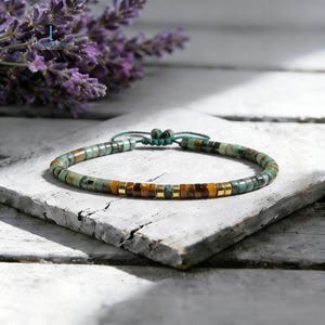 ミニマリストタイガーアイクリスタル繁栄ブレスレット、天然アフリカンターコイズジェムストーンの繊細なブレスレット、豊かさの贈り物