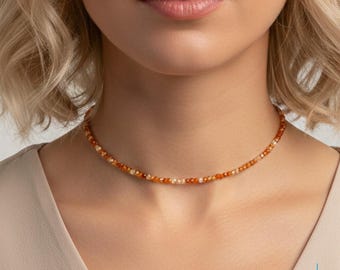 Elegant karneolhalsband, choker med naturliga ädelstenspärlor, minimalistiska smycken, bohemisk present till lager-på-lager-stil