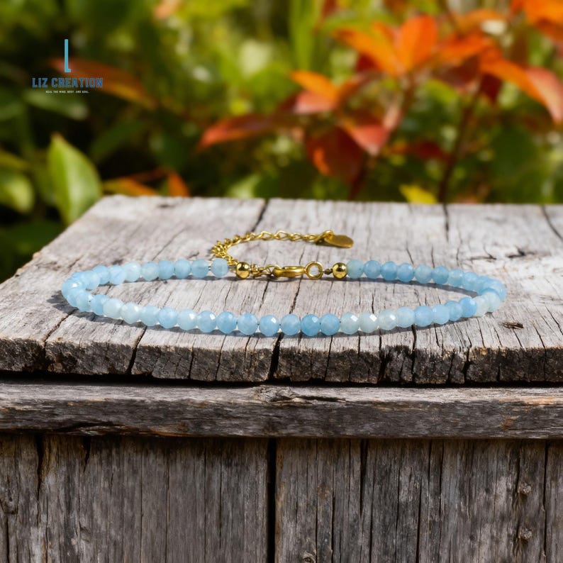 Bracelet de guérison minimaliste en cristal aigue-marine - Bracelet délicat de pierres précieuses naturelles - Pierre de naissance de mars, chakra de la gorge image 5