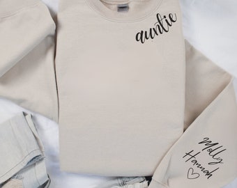 Custom Auntie Sweatshirt with Kid Name on Sleeve, Personalized Aunty Sweatshirt,  Auntie jumper, Gift for Aunty, Gift for Her