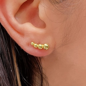 Boucles d'oreilles quatre boules en or 14 carats, boucles d'oreilles boule en argent sterling, boucles d'oreilles empilables, clous d'oreilles minimalistes délicats, cadeau pour maman