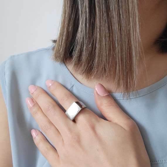 LAVER / ラバーRECTANGLE SIGNET RING Engravable Rectangle Signet Ring, Classic Square Signet Ring