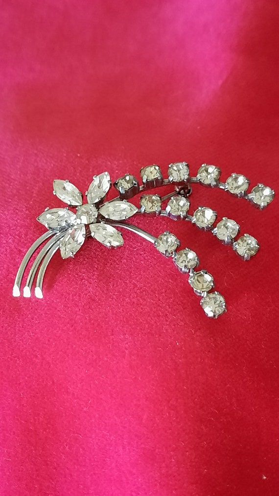 STRASS brooch, pin, flower/bouquet with white rhi… - image 3
