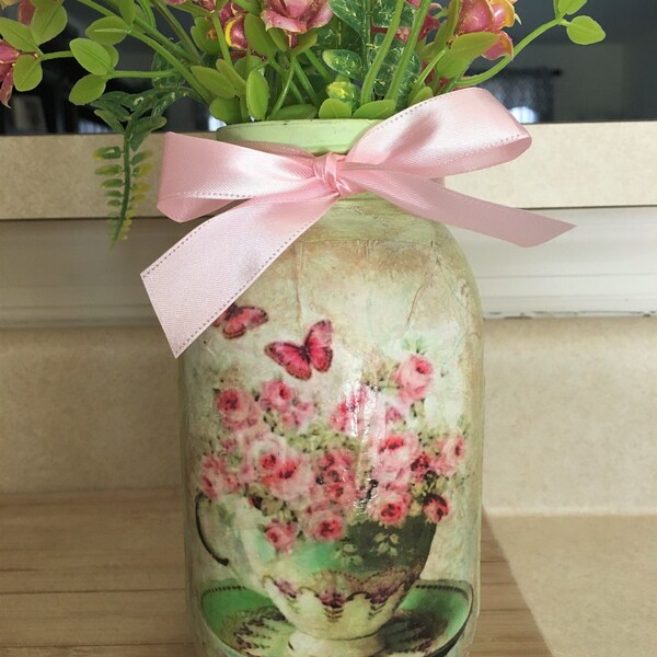 French Country Farmhouse, Spring Flower Distressed Mason Jar with mini Roses, Centerpiece, Vintage
