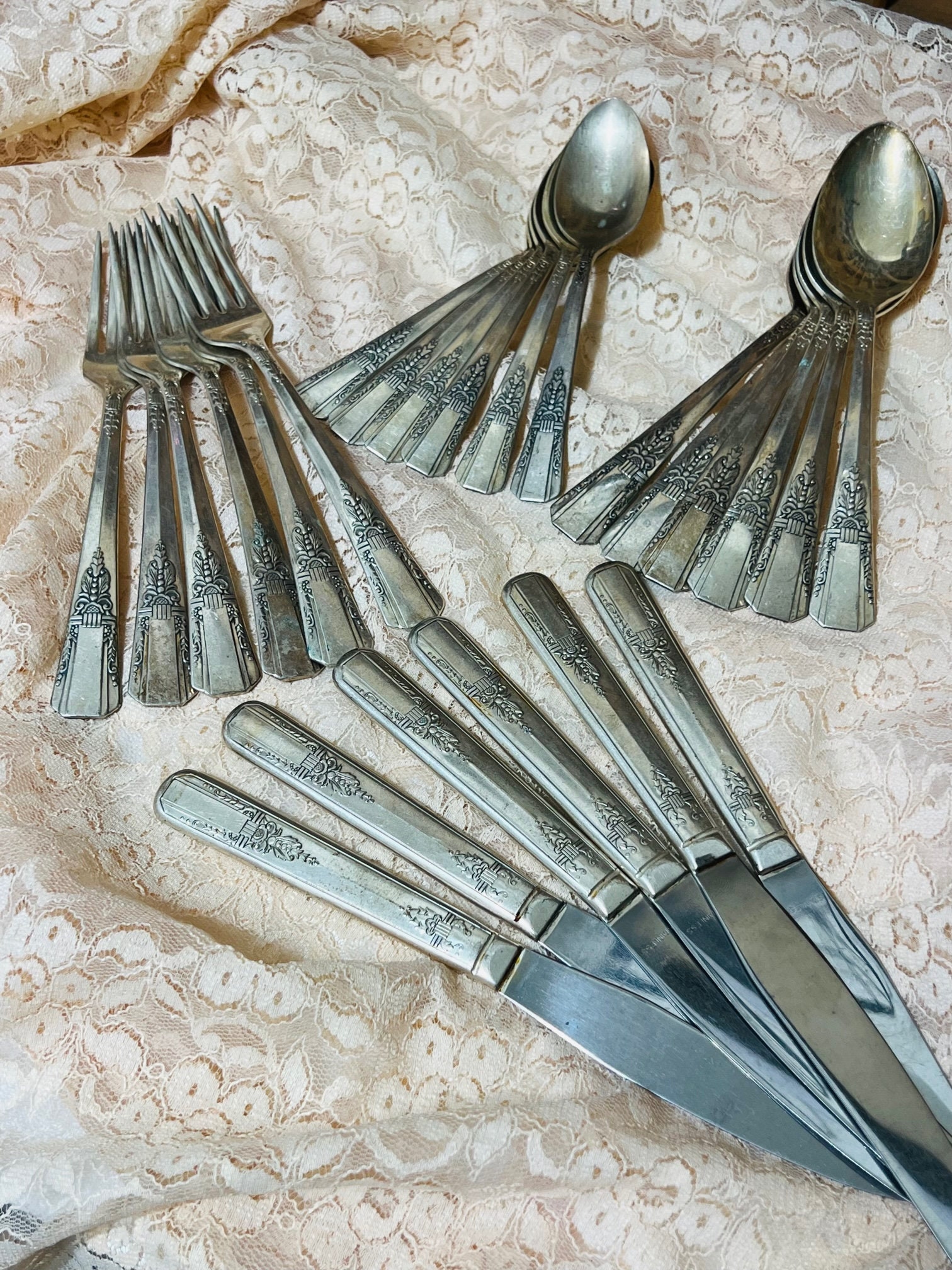 ONEIDA DEBONAIR Silver Plate Service for 4 Silverware (24-pieces