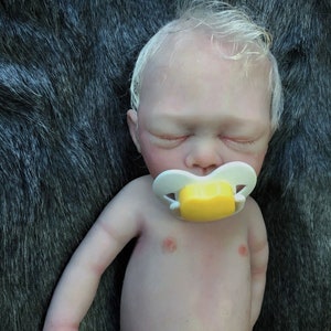 Lebensechte Babypuppe aus Platinsilikon: Handbemalt, 35,5 cm (14 Zoll) Bild 8