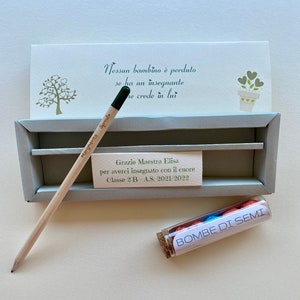 Matita seminabile e bombe semi insieme in elegante confezione per bomboniera o regalo matrimonio, nascita, maestra, laurea, comunione
