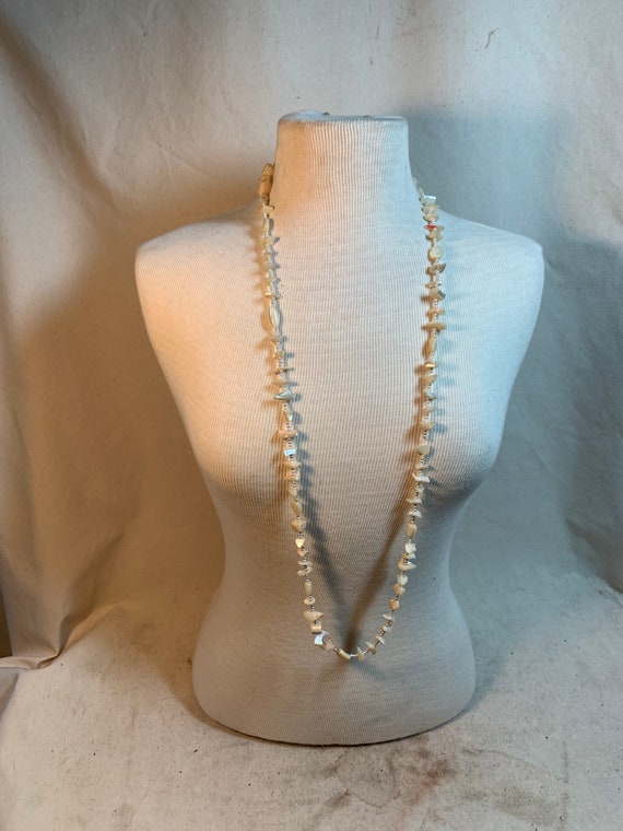 Simple Shell Surface Necklace