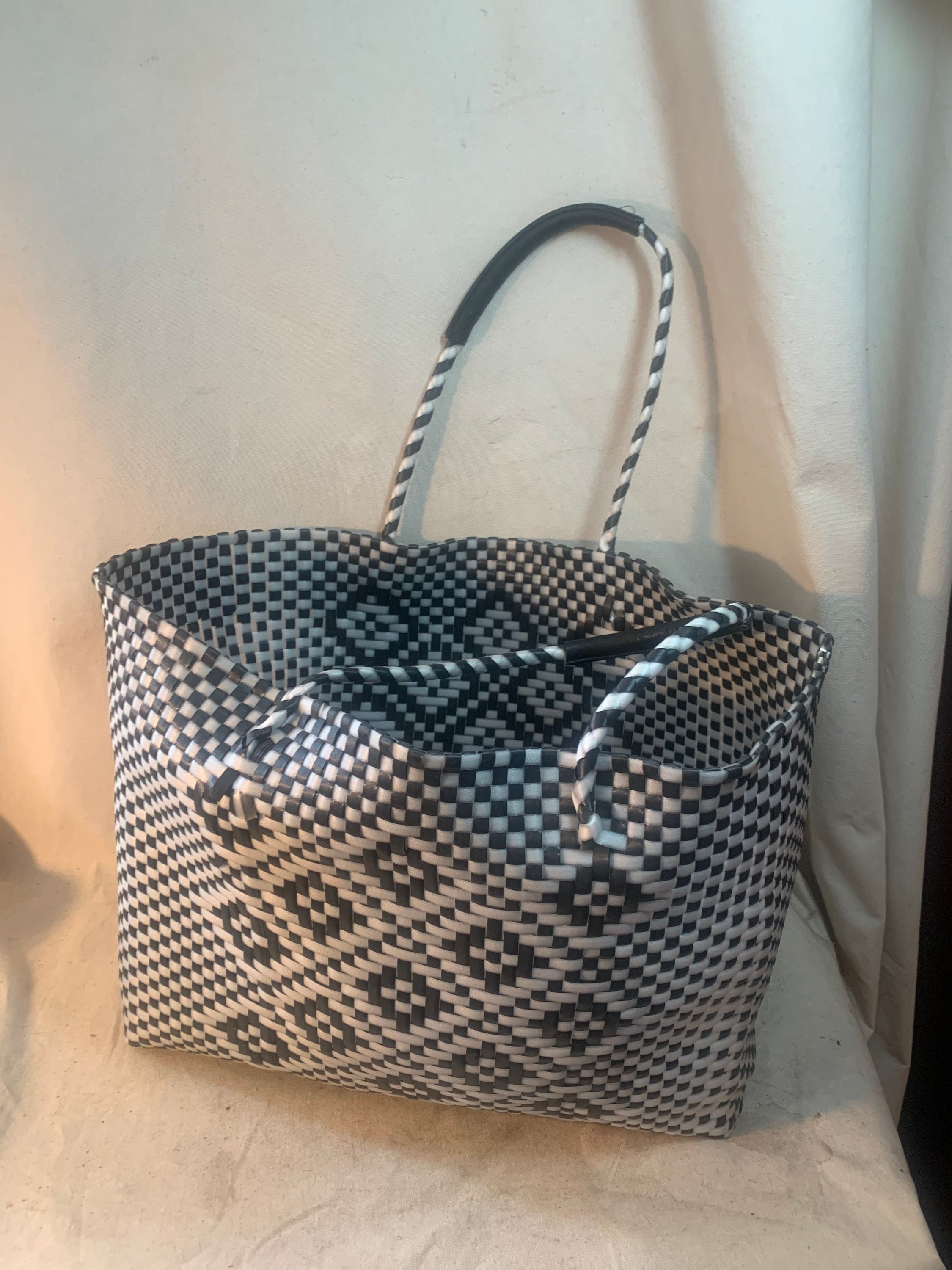 Medium Deep Woven Recyclyed Plastic High Capacity Handbag - El Salvado —  Niger Bend