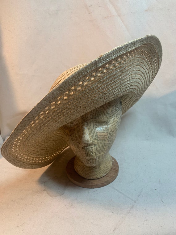 Stylish Wide Brimmed Sunhat