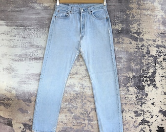 W30 Vintage Levi's 501 Light Wash Jeans 90er Jahre Damen High Rise Levis Hose Levis Sun Faded Stonewash Denim Levis Girlfriend Jeans Größe 30x32