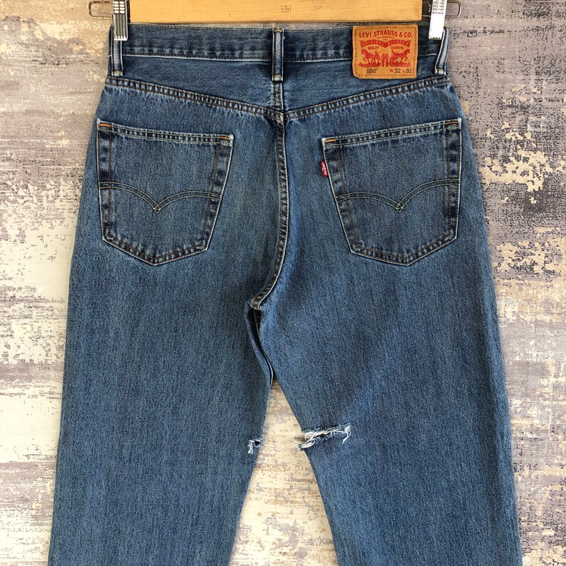 Size 31x28 Vintage Levi's 550 Faded Ripped Jeans 90s Distressed Mens Levis Denim Womans High Rise Levis Denim Light Wash Levis Mom Jeans W28 image 4