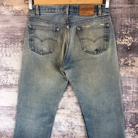 W32 Vintage Levi's 501 Distressed Light Wash Jean… - image 4