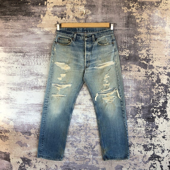 W32 Vintage Levi's 501 Distressed Light Wash Jean… - image 1