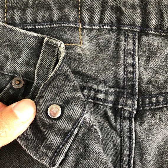 Size 30x27 Vintage Levis 550 Faded Black Jeans 90… - image 7