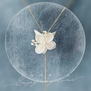 MAYA - Wedding back necklace with stabilized hydrangea flowers and creamy white pearl Wedding Jewelry Set Bridal Jewelry