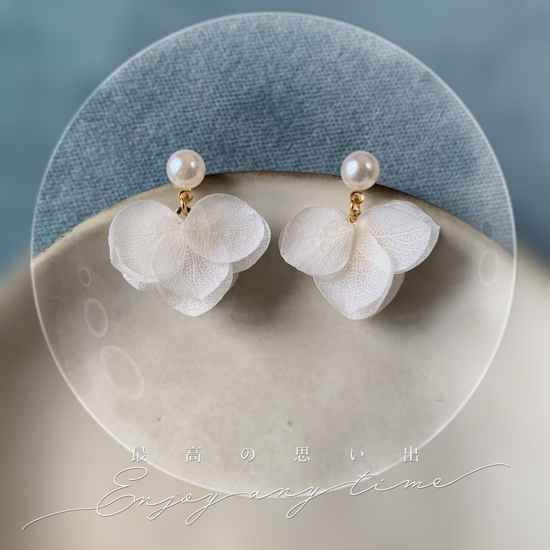 NYMPHÉA Boucles doreilles pendantes perle et hortensias stabilisés blanc Bijoux Mariage Bijoux mariée image 8