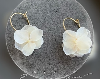 ALICE - Boucles d'oreilles pendantes en hortensias stabilisés blanc Bijoux Mariage Bijoux Mariée