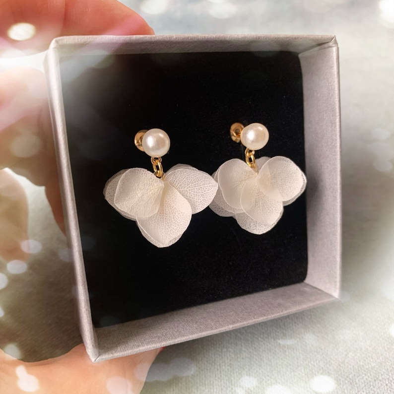 LINARIA Clips doreilles pour oreilles non percées avec perle et hortensias stabilisés blanc Bijoux Mariage Bijoux mariée image 8