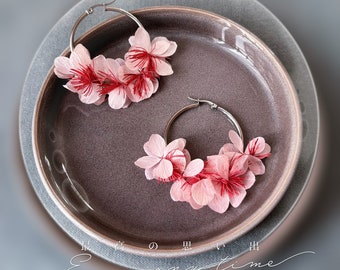 SAKURA - Boucles d’oreille créoles avec hortensias stabilisés rose Bijoux mariage Bijoux pour Demoiselle d’honneur Cadeau témoin