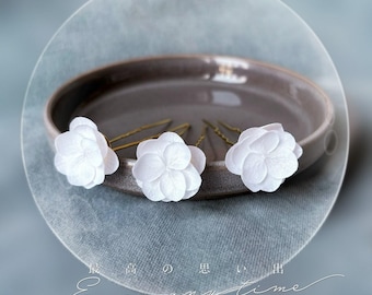 ENORA - Wedding hair pins with white preserved hydrangeas Wedding hair accessories Bridal hair accessories
