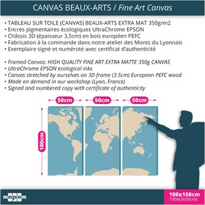 Pode incluir: Uma impress&atilde;o em tela de tr&ecirc;s pain&eacute;is de um mapa mundial em tons bege e azul. A tela &eacute; esticada em uma moldura 3D e mede 100 cm por 150 cm (100x3x50cm).