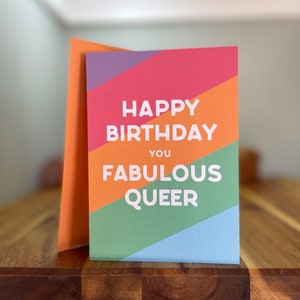 Joyeux anniversaire queer fabuleux—LGBT+, fête, carte d'anniversaire, alternative, aventure—