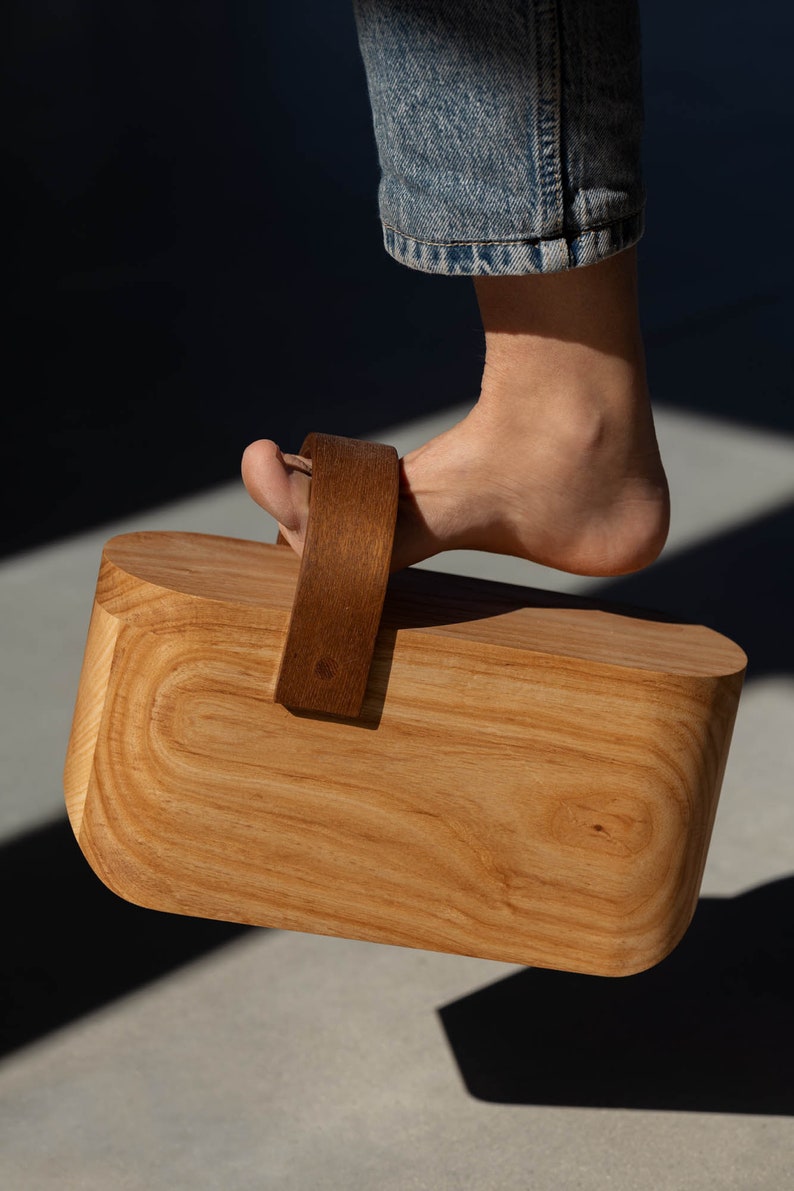 Kleiner Holz Tritthocker zum Erreichen hoher Regale in der Küche oder im Schrank oder Schlafzimmer, dekorativer Geschenk-Holzhocker für Erwachsene Bild 4