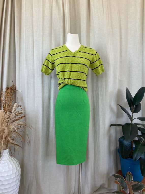High waist pencil skirt in green apple