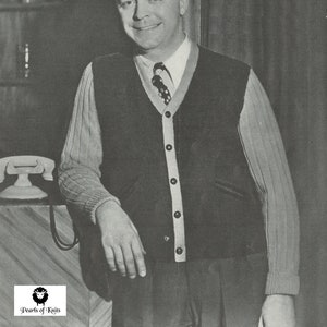 Men&#39;s Knitted Two-tone Cardigan - Vintage Knitting Pattern from the 1940s - PDF Download