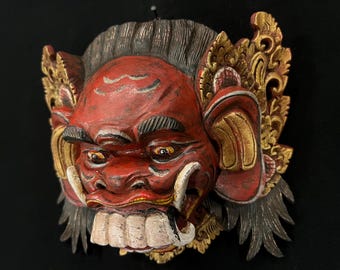 時代を超えた優雅さを放つバリの手作りガルーダマスクで、空間を彩りま