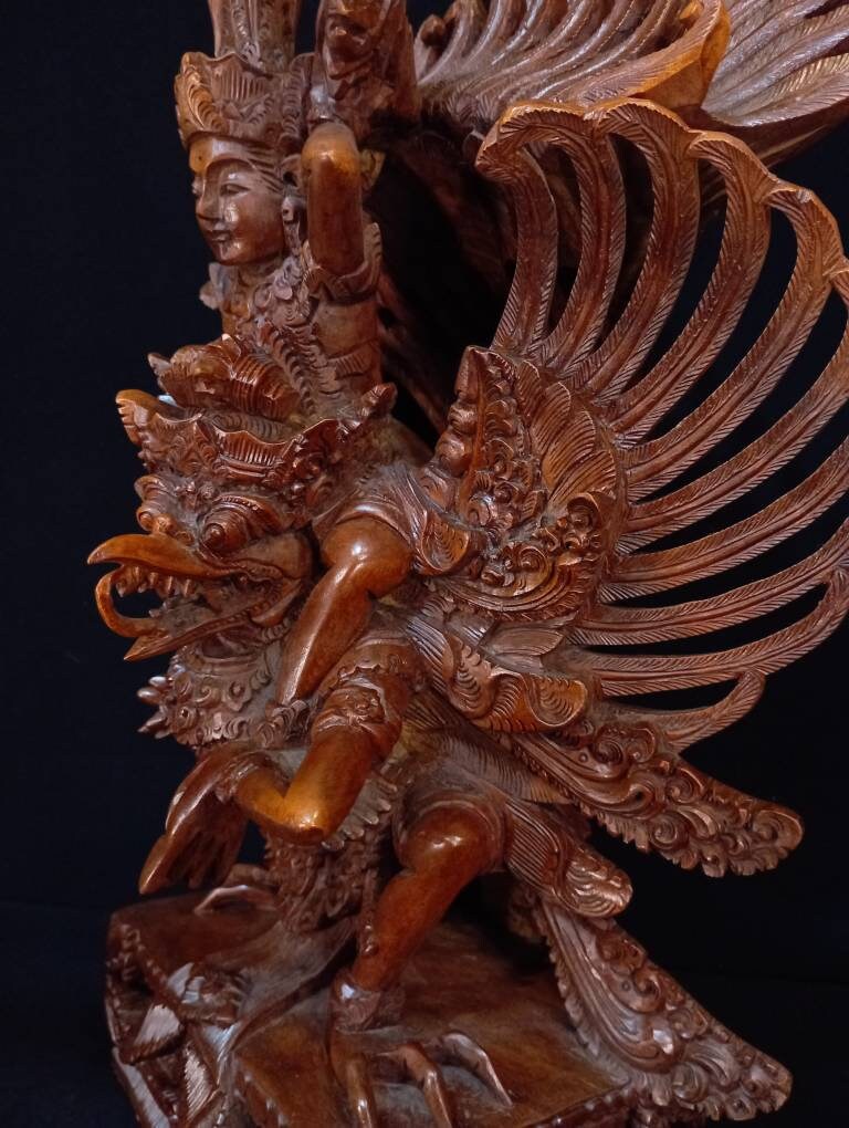 手作りのガルーダ ヴィシュヌ木製像、バリ島のアート装飾（16インチ x