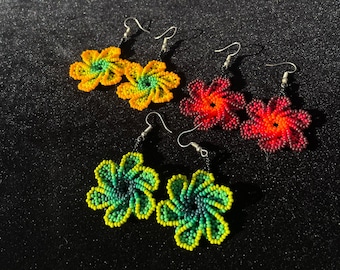 Huichol Perlen Blumen Ohrringe Echtes Huichol Made Native Schmuck Geschenk für ihr Geschenk Boho Indigen Ohrringe
