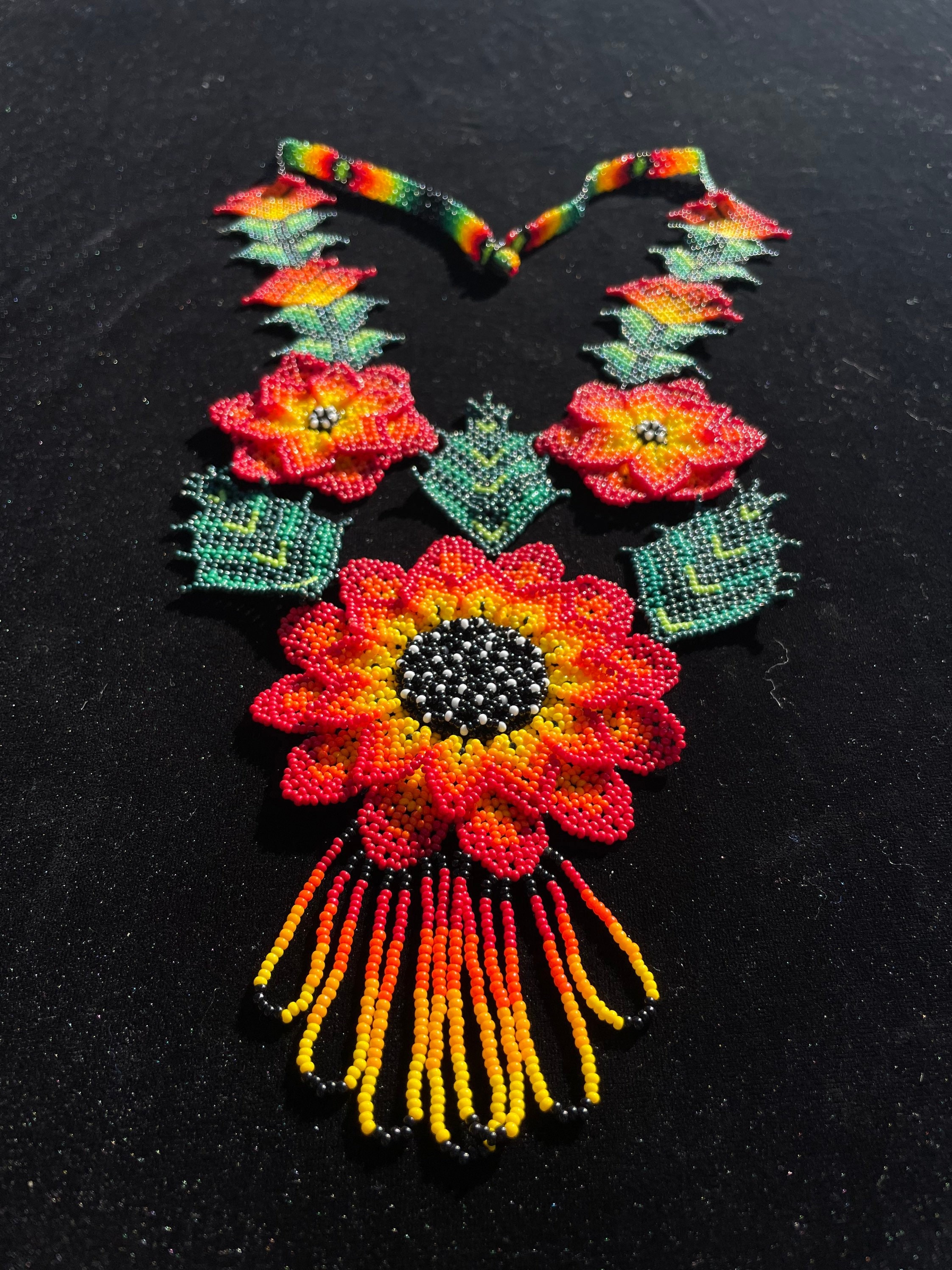 絞り染めインテリア　華-HANA- Huichol Beaded Flower Necklace Fair Trade Indigenous Jewelry