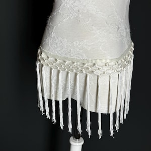 Frangia annodata larga 10", frangia elegante, avorio, rifinitura di qualità, frangia di qualità Rayon, realizzata nel Regno Unito, qualità molto elevata, arredamento, decorazione