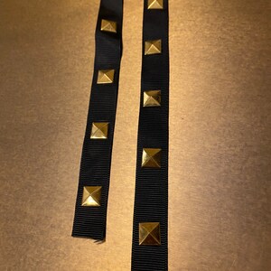Nastro borchiato in gros grain, nero, borchie dorate, 1,5 cm di larghezza, nastro borchiato