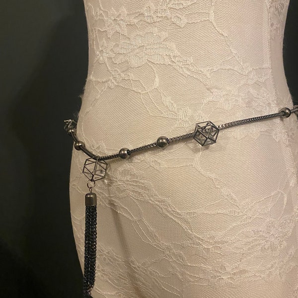 Gunmetal-Kettengürtel, handgefertigt, individuell anpassbar an einen Taillenumfang von 46–152 cm (18–60 Zoll).