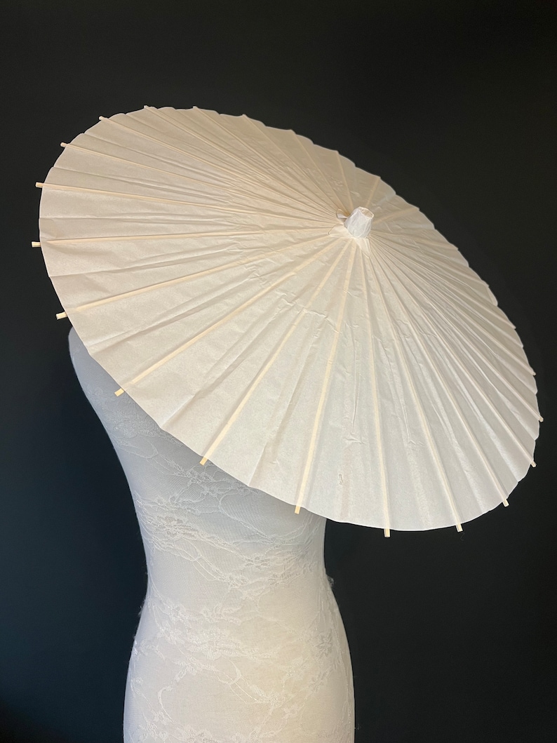 Elfenbensfärgat paraply, dekorativt, fest, brudtärneparaply, present, solparasoll, bröllop, brudtärna, heminredning, evenemang, display, 86 cm, 61 cm brett bild 2