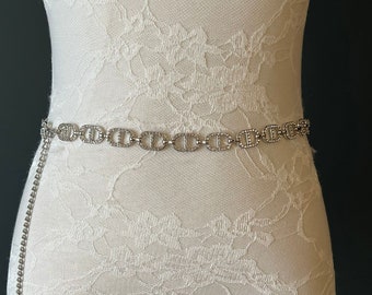 Ceinture très longue, Ceinture avec strass, Ceinture tendance, Grandes tailles, Ceintures avec strass, Ceinture de haute qualité, Ceintures à chaînes, Taille UK 4-32, Or, argent