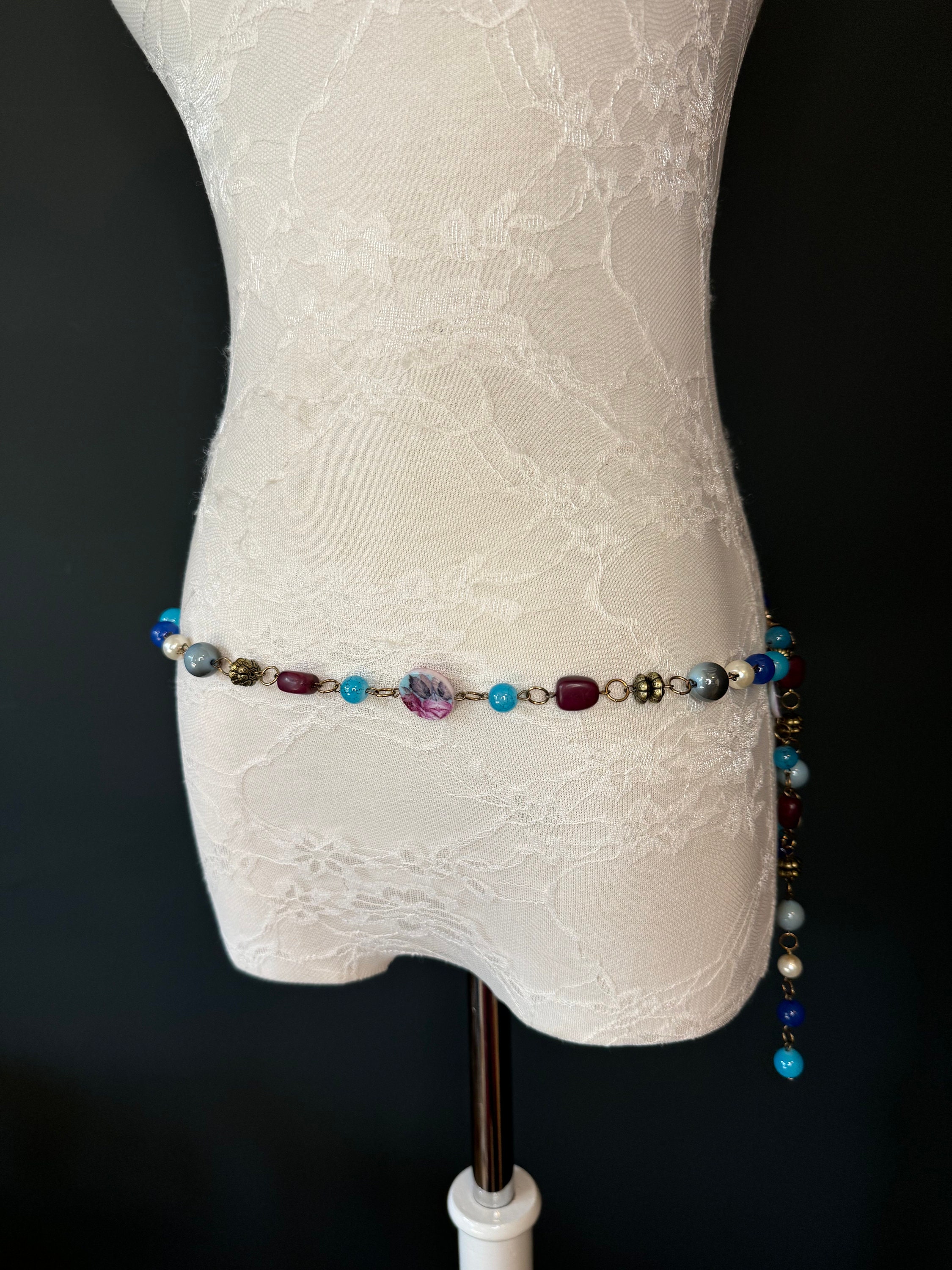 Novelty Beaded Chain Belt – Natural – One Size – NWT Nuvora Gemstone Chain Belt Gold | Princess Polly main image 2