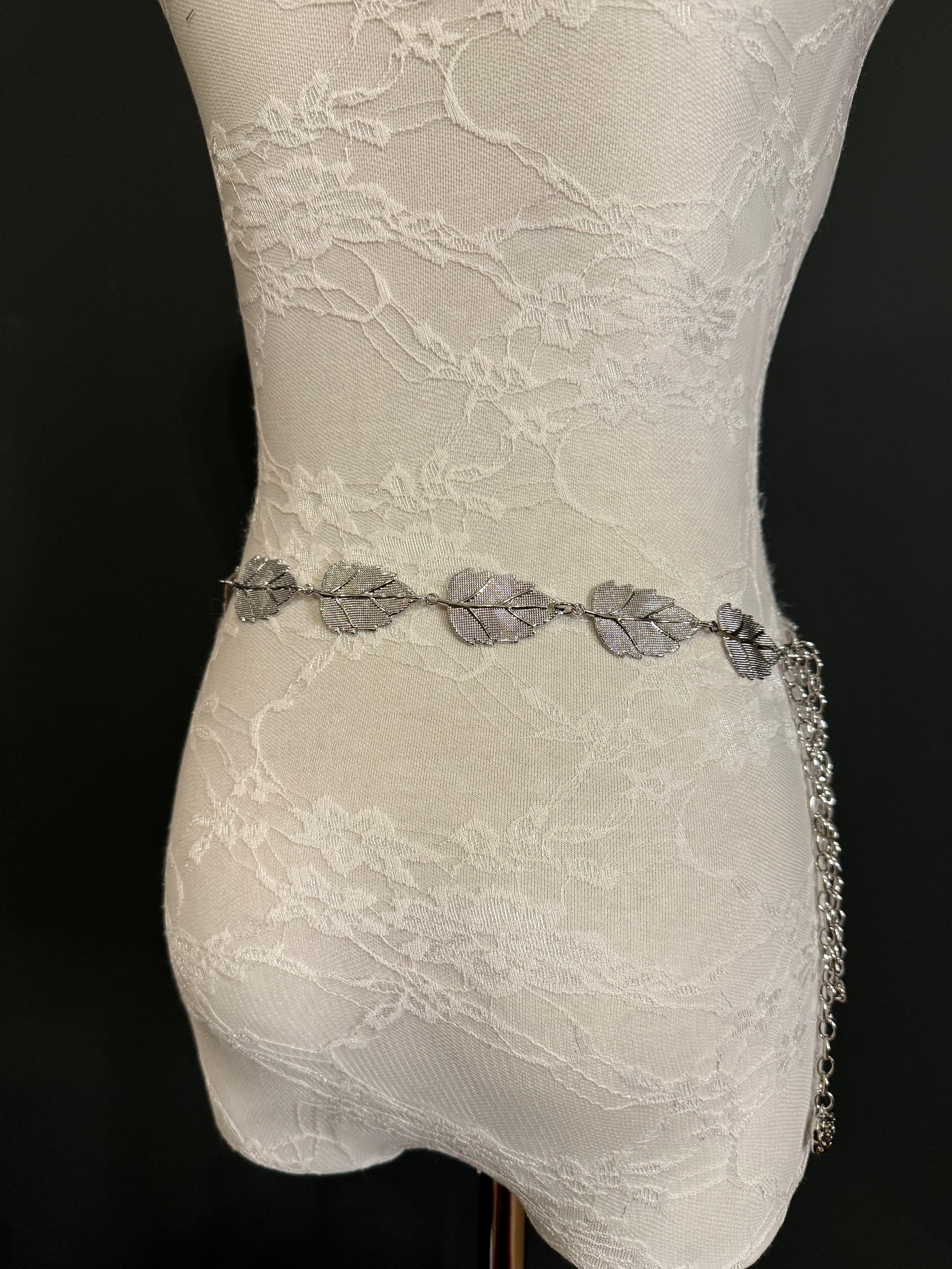 エルロデオ　プリントデザイン ベルト X-long Leaf Chain Belt, Metal Leaf Design, Swimwear, Dresses