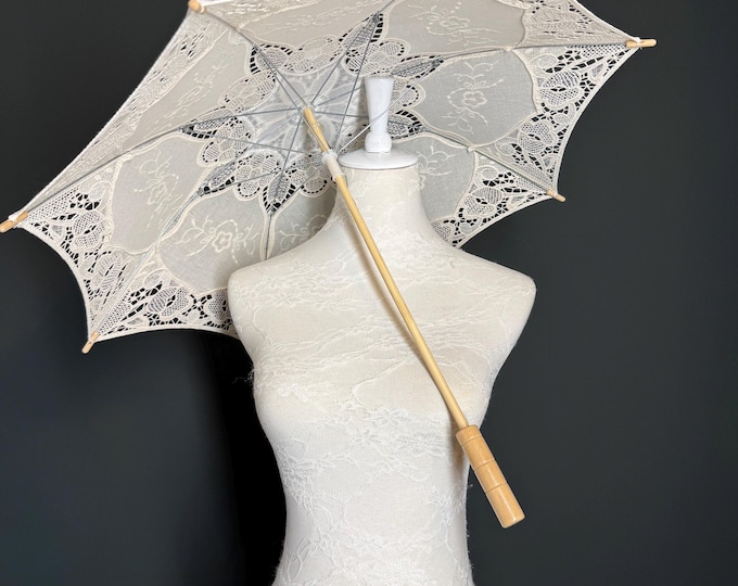 Ecru Beige Lace Umbrella: Vintage Style Wedding Sun Protection