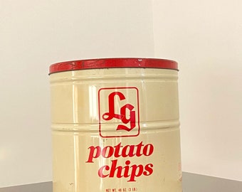 Box in tin vintage potato chips LG, in good condition